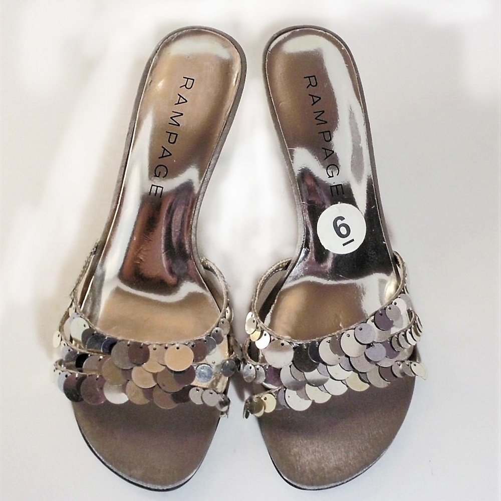 Rampage Womens size 6 medium silver sequins in front evening party heel shoes.